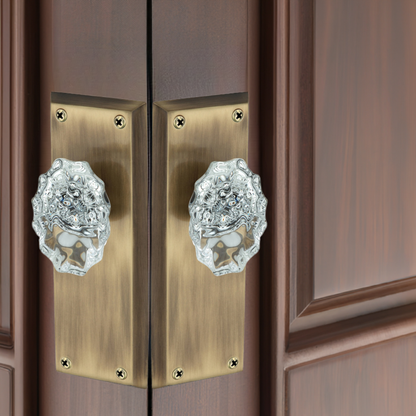 Colonial Plate with Calvert Crystal Knobs - Passage / Hallway / Closet